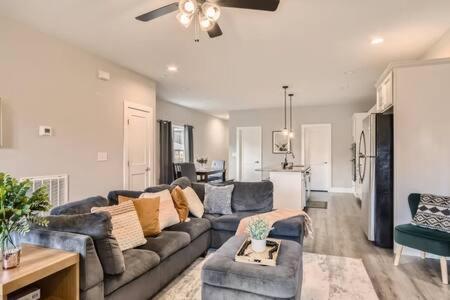 New Build 5 Min To Broadway Sleeps 10 Villa Nashville Eksteriør bilde