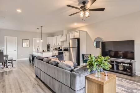 New Build 5 Min To Broadway Sleeps 10 Villa Nashville Eksteriør bilde