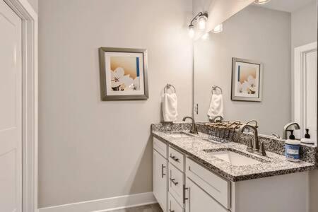 New Build 5 Min To Broadway Sleeps 10 Villa Nashville Eksteriør bilde